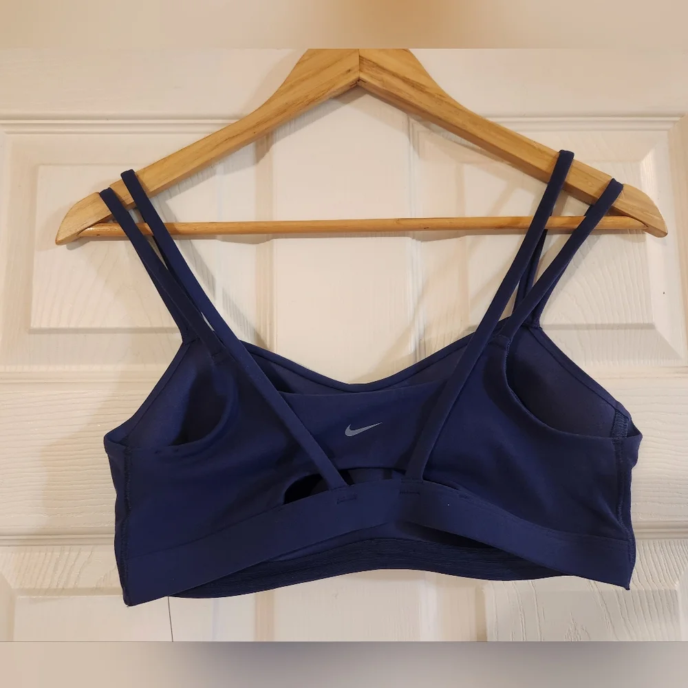 ✨️✨️NWT✨️✨️ Nike Zenvy Strappy Womens Light-Support Padded Sports Bra